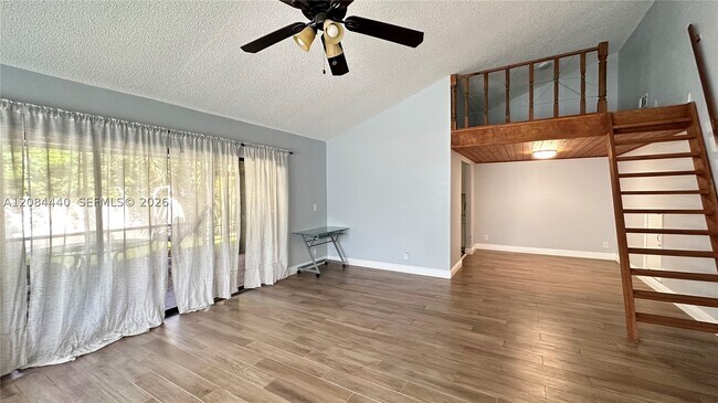 Foto del edificio - 566 SW 20th Ct