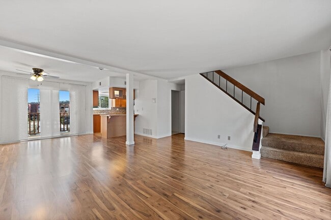 Foto del edificio - 5430 Linda Vista Rd