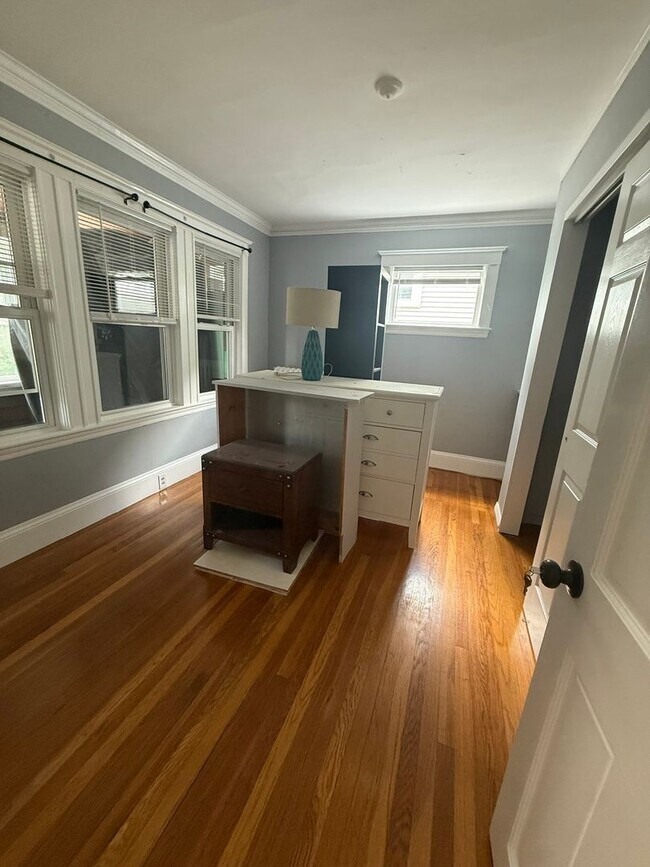 Building Photo - 30 Matchett St