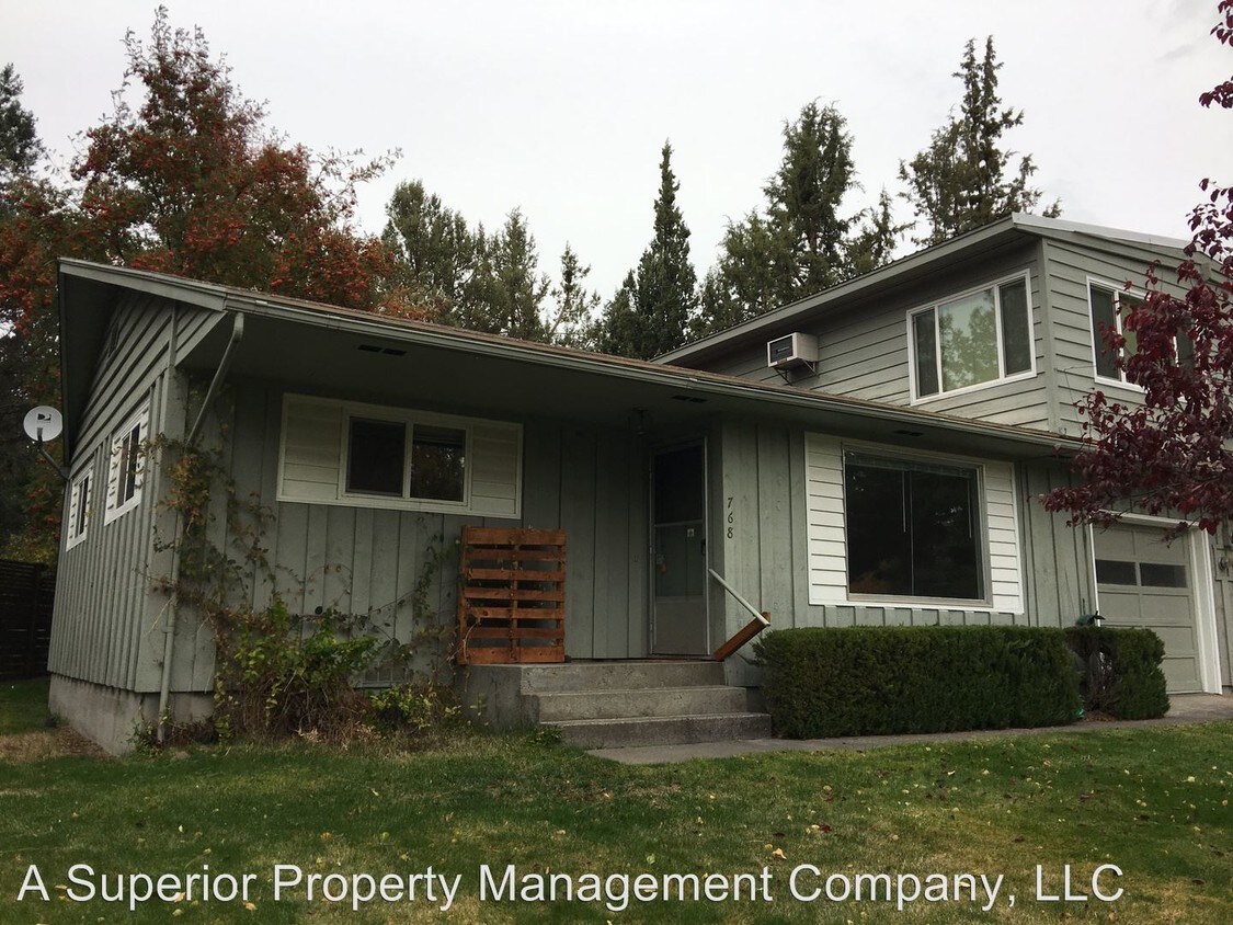 Foto principal - 768 NW Saginaw Ave
