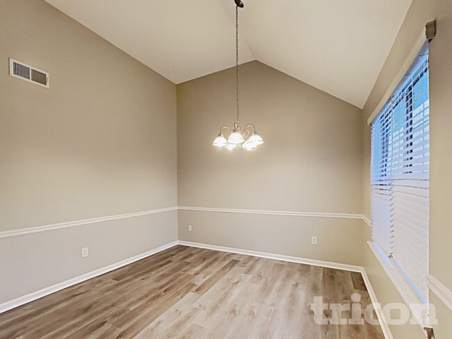 Building Photo - 4276 Ward Bluff Dr