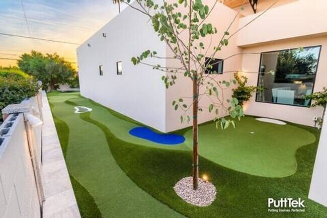 Foto del edificio - 5854 N 42nd St