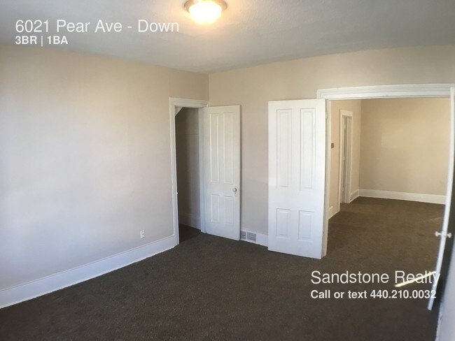 Foto del edificio - 6021 Pear Ave