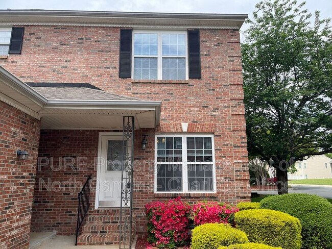 Foto del edificio - 2425 Madeline Meadow Dr