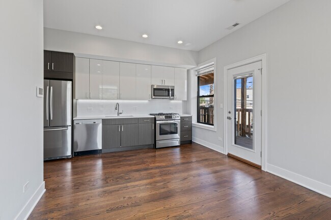 Foto del edificio - 1472 W Summerdale Ave