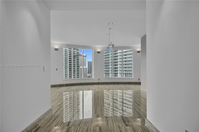 Building Photo - 901 Brickell Key Blvd