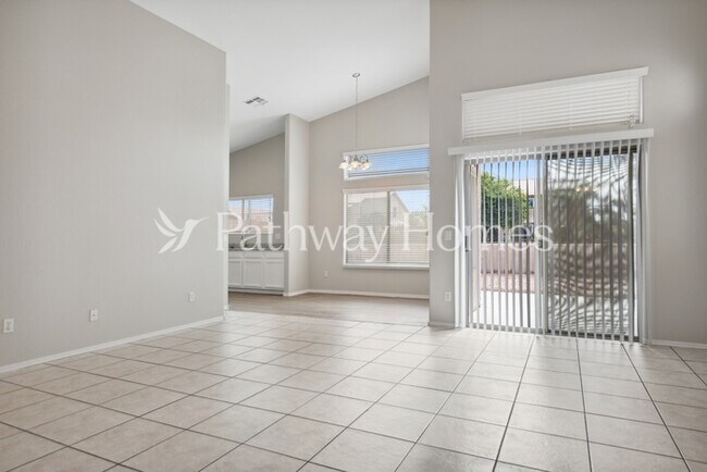 Building Photo - 15071 N 90th Dr
