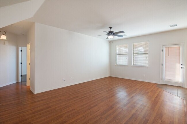 Building Photo - Home For Rent