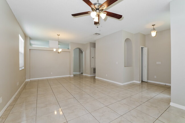 Building Photo - 2725 Eagle Glen Cir