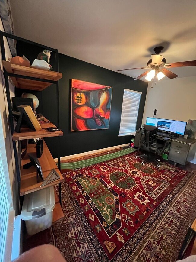 Building Photo - JUST BEAUTIFUL HOME IN DESIRABLE CENTRAL L...