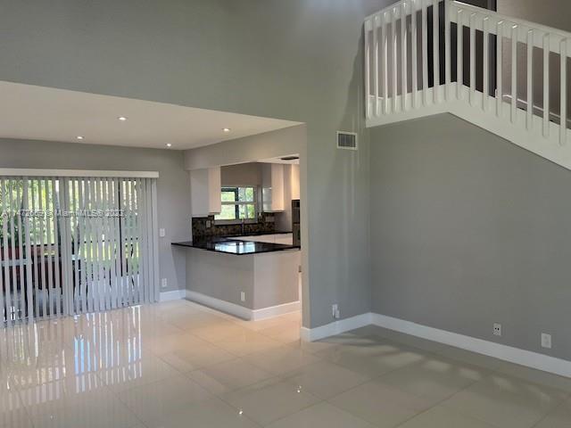 Building Photo - 650 Woodgate Cir