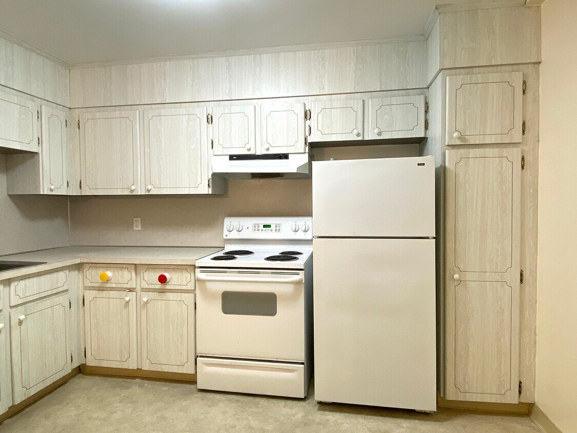 Primary Photo - 30 Fuller St