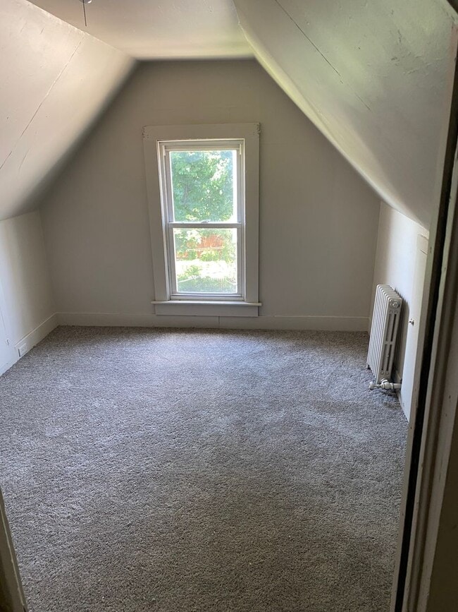 Foto del edificio - 529 S Webster Ave