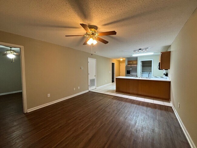 Foto del edificio - 324 N Ross St