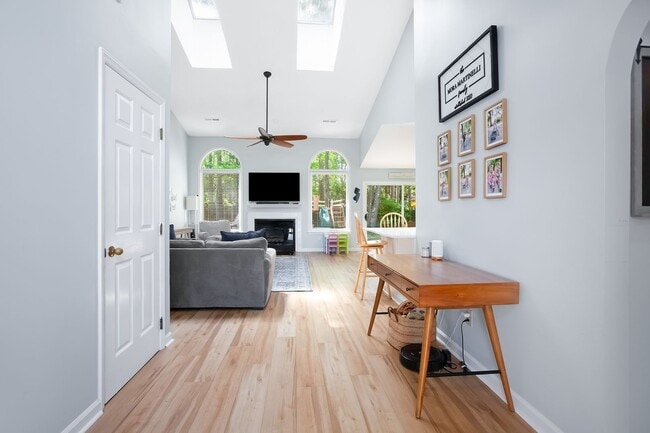 Building Photo - 6427 Green Arbor Ln