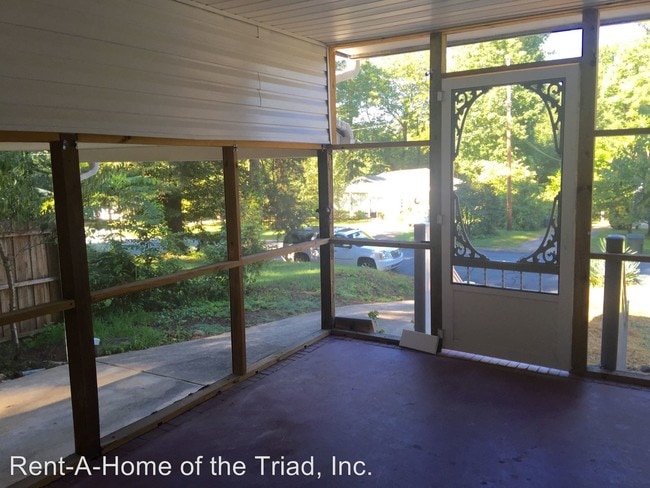 Building Photo - 1600 Piper Pl