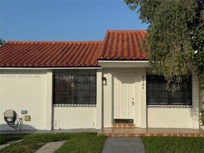Building Photo - 7121 SW 102nd Ct