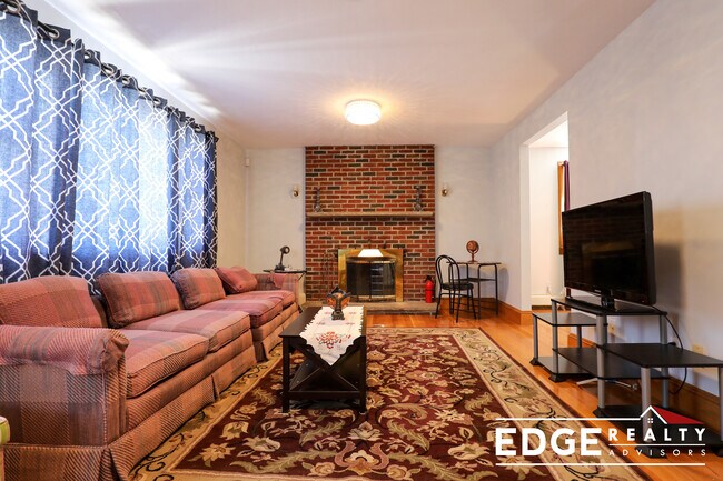 Building Photo - 42 Gerrish St