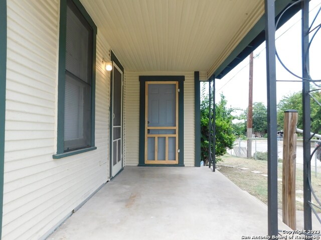 Building Photo - 313 S Pine St