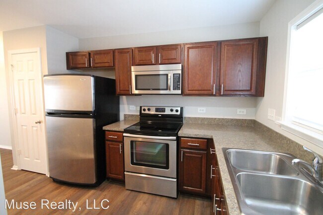 Foto del edificio - 2 br, 1.5 bath House - 664 Potter Place