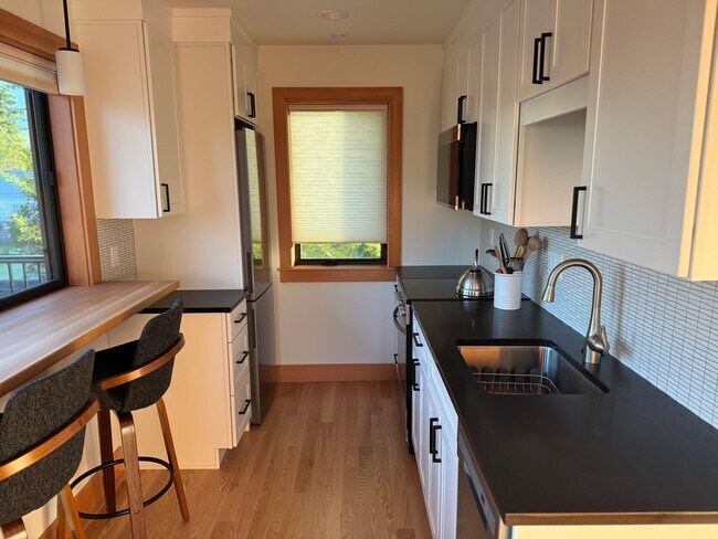 Kitchen - 2321 West St