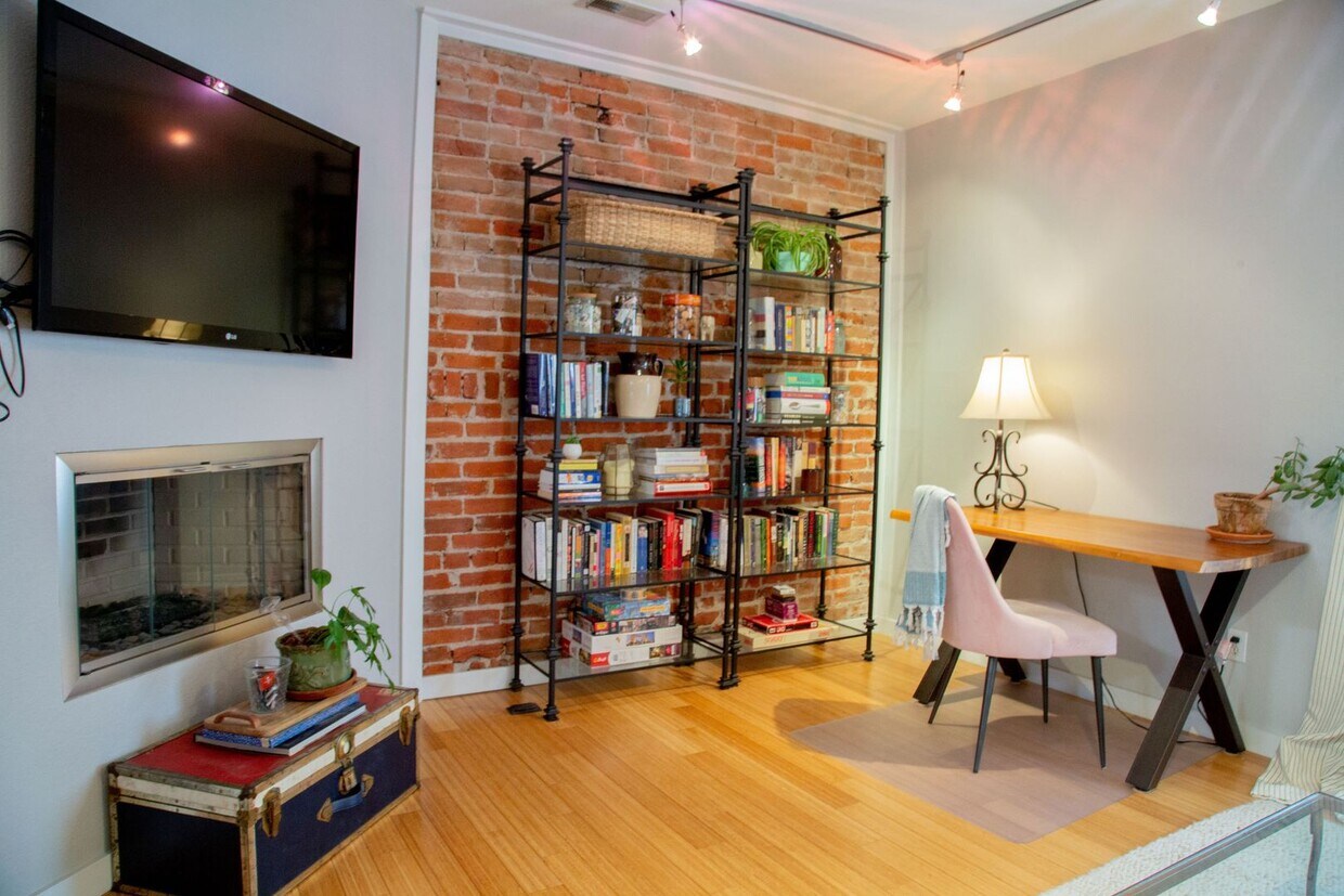 Chic 1-Bedroom Condo in North Capitol Hill... - Chic 1-Bedroom Condo in North Capitol Hill...