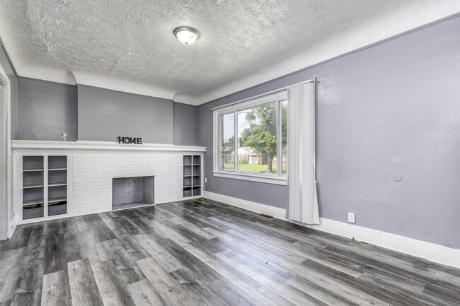 Building Photo - 15740 Stout St