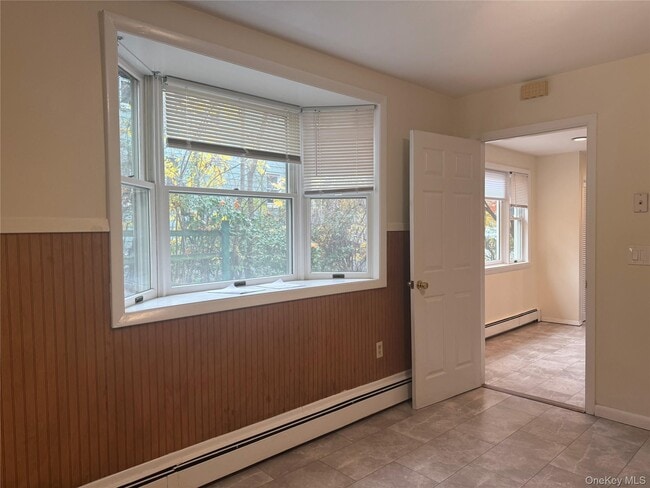 Building Photo - 100 Pocantico St