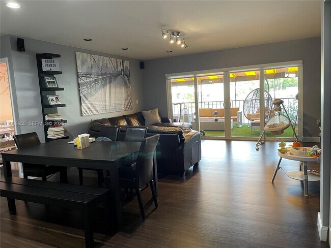 Foto del edificio - 16503 Bridge End Rd