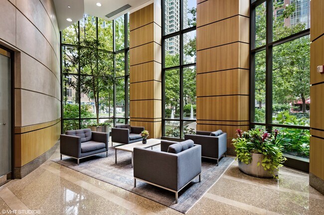 Building Photo - 400 N La Salle Dr