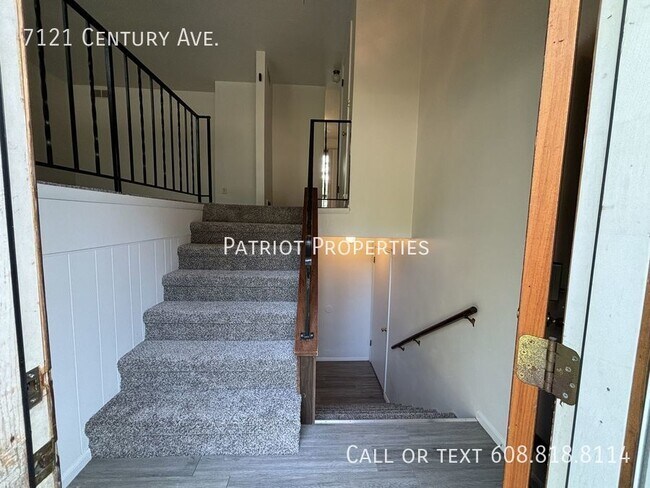 Building Photo - 1721 Century Duplex