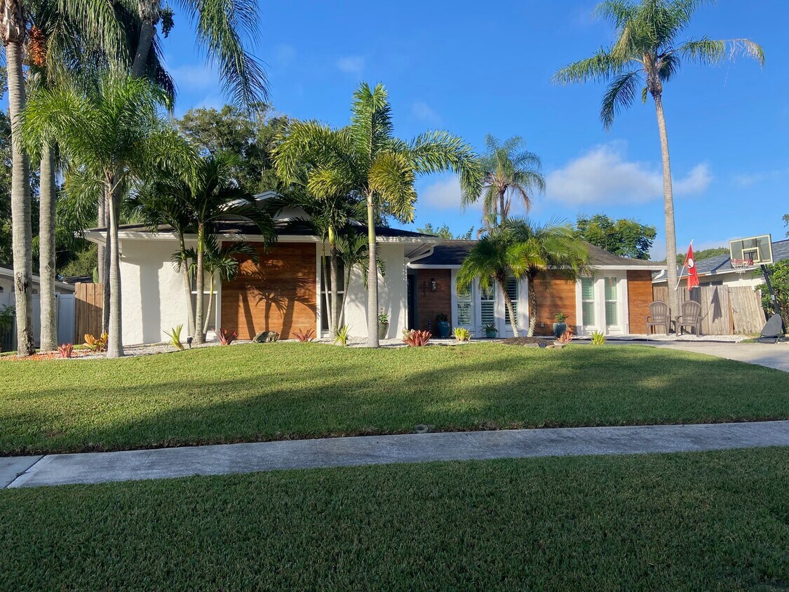 Foto principal - 3063 Diamond Head Dr E