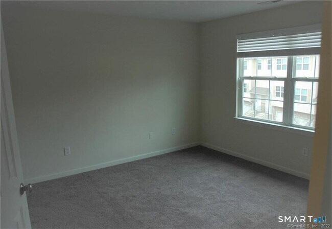 Foto del edificio - 16 Riverview Ct