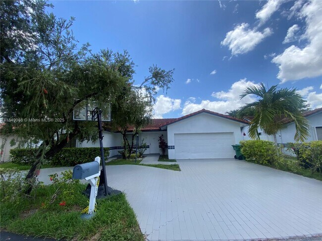 Foto del edificio - 10225 SW 144th Ct