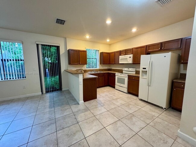 Building Photo - 23762 SW 118 Ave