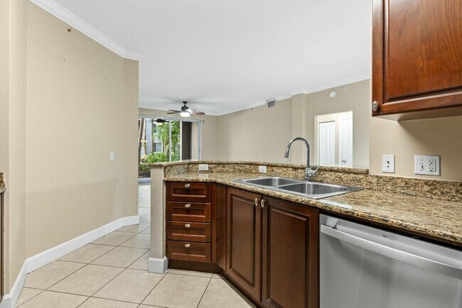 Foto del edificio - 1690 Renaissance Commons Blvd