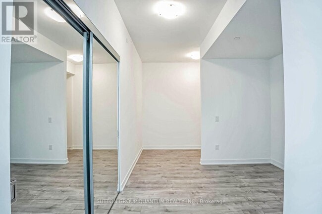 Building Photo - 805-220 MISSINNIHE Way