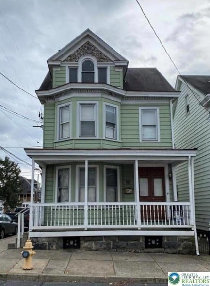 Building Photo - 302 W Nesquehoning St