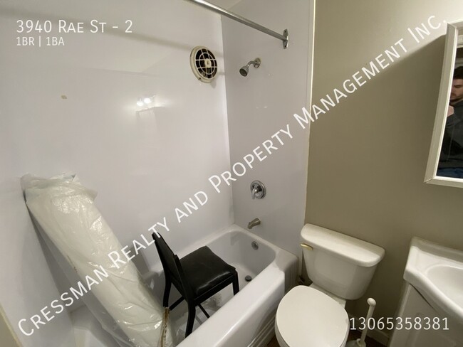 Building Photo - 1 Bed, 1 Bath APARTMENT located in South R...