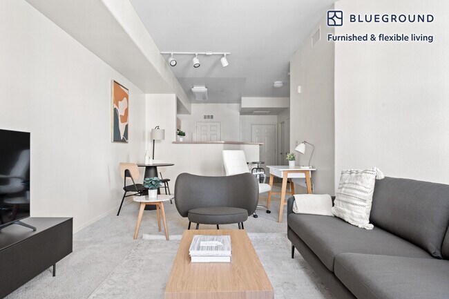 Building Photo - 39370 Civic Center Dr