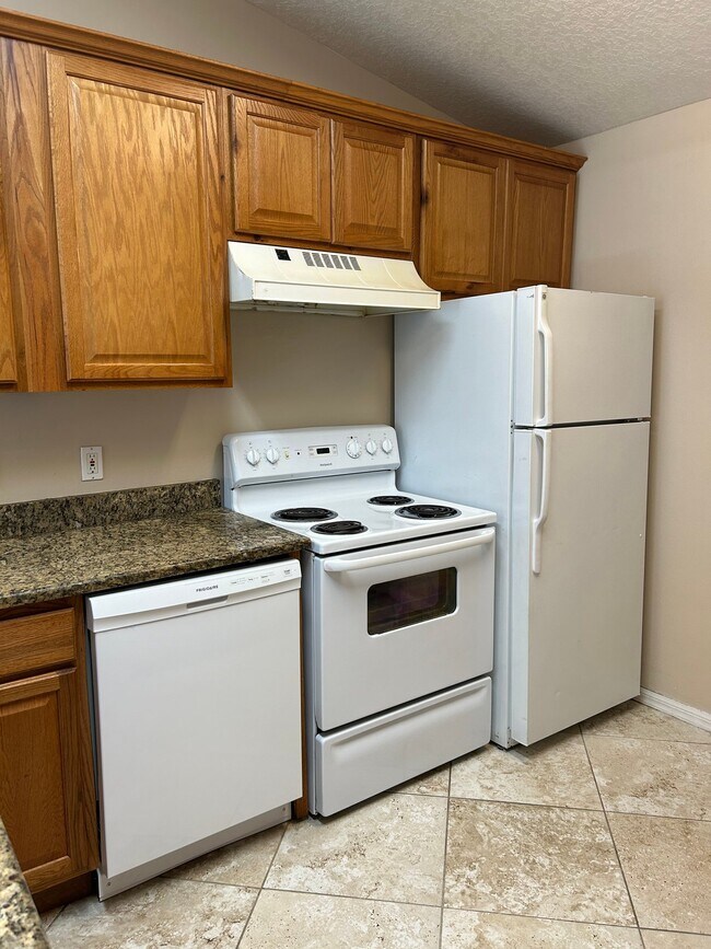 Building Photo - 4401 Longshore Dr