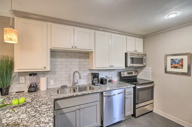 Photo - 2211 Blodgett St Apartment