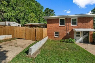 Building Photo - 803 Lichfield Rd