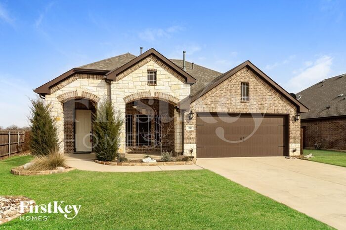 Primary Photo - 1121 Marigold Dr