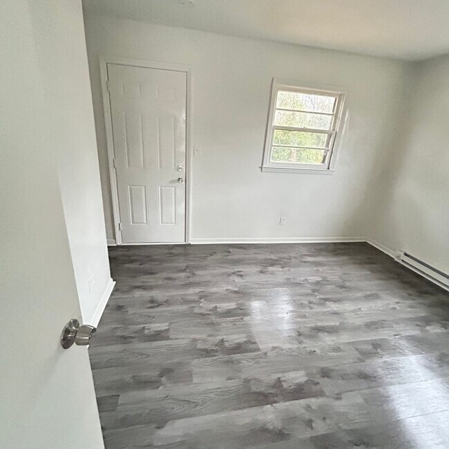 Foto del edificio - 1265 Springdale Rd