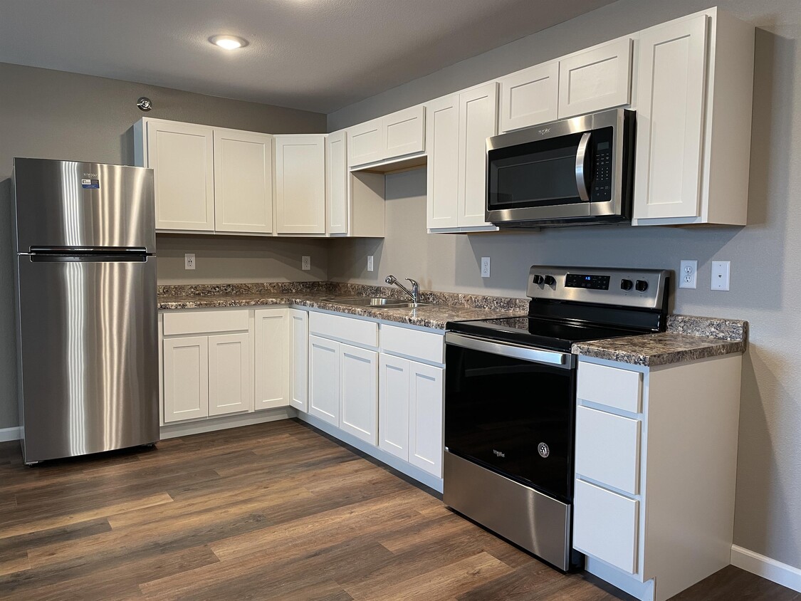 1011 30th St NW Unit 219, Willmar, MN 56201 Room for Rent in Willmar