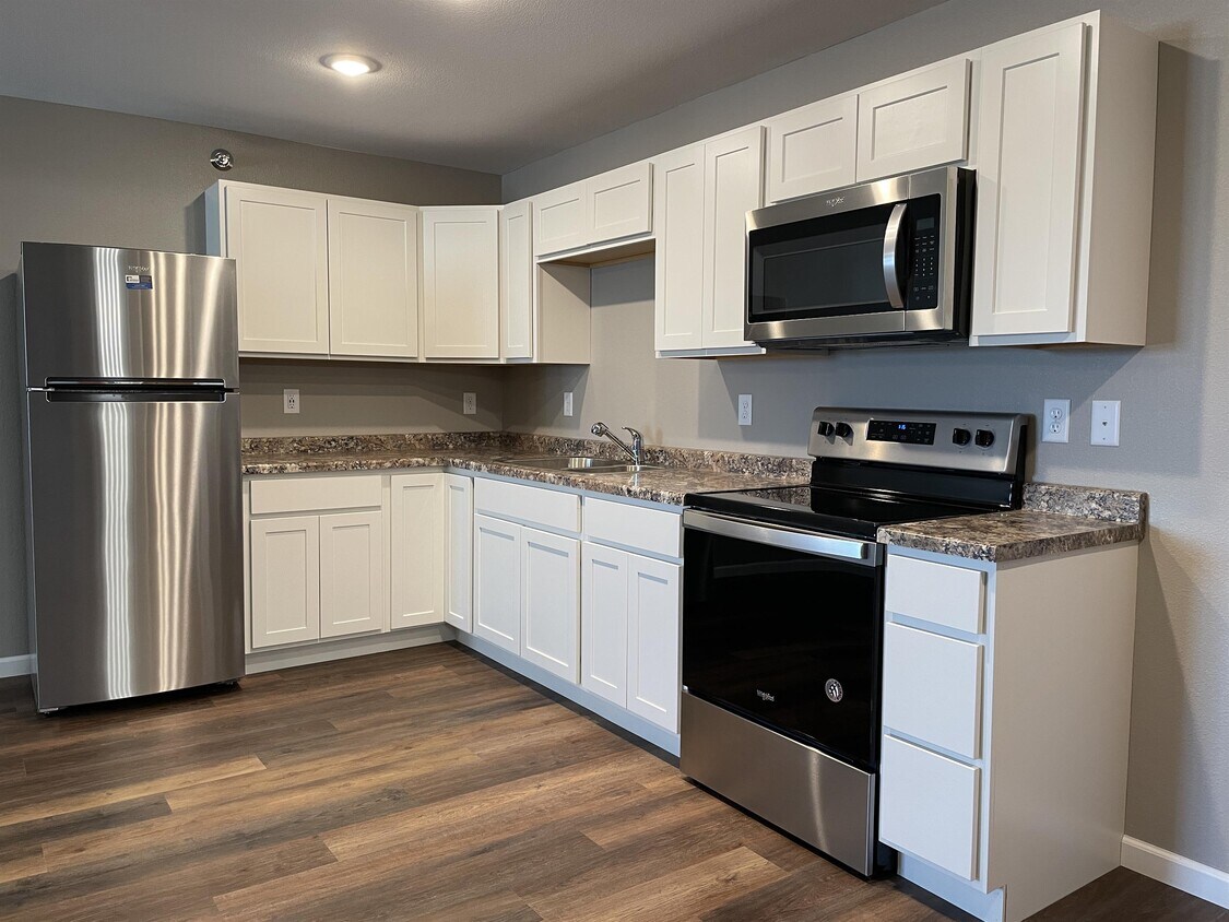 1011 30th St NW Unit 219, Willmar, MN 56201 Room for Rent in Willmar