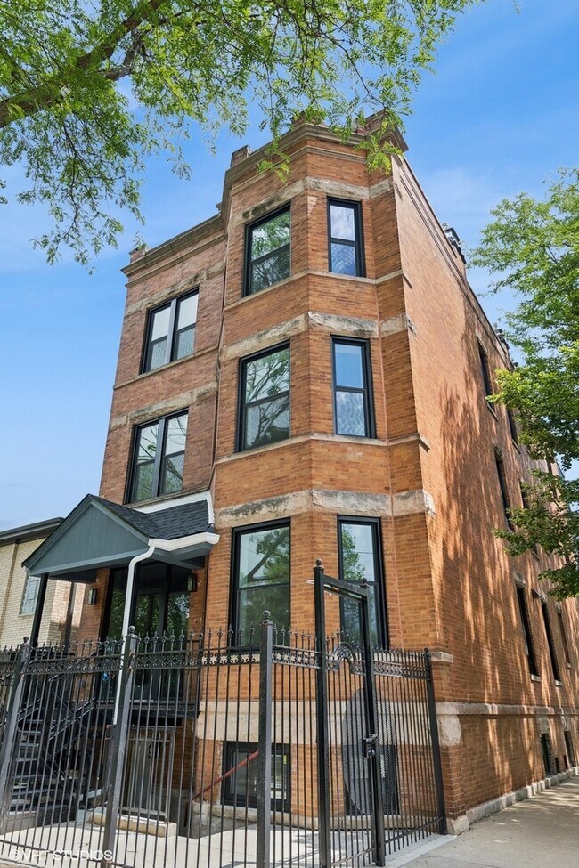 Building Photo - 2331 N Campbell Ave