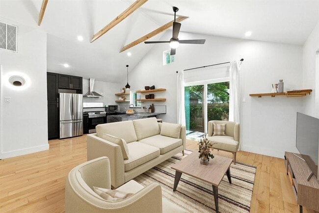 Building Photo - 53 Comal St