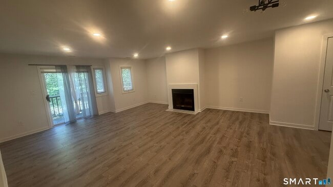 Building Photo - 1414 Whitney Ave